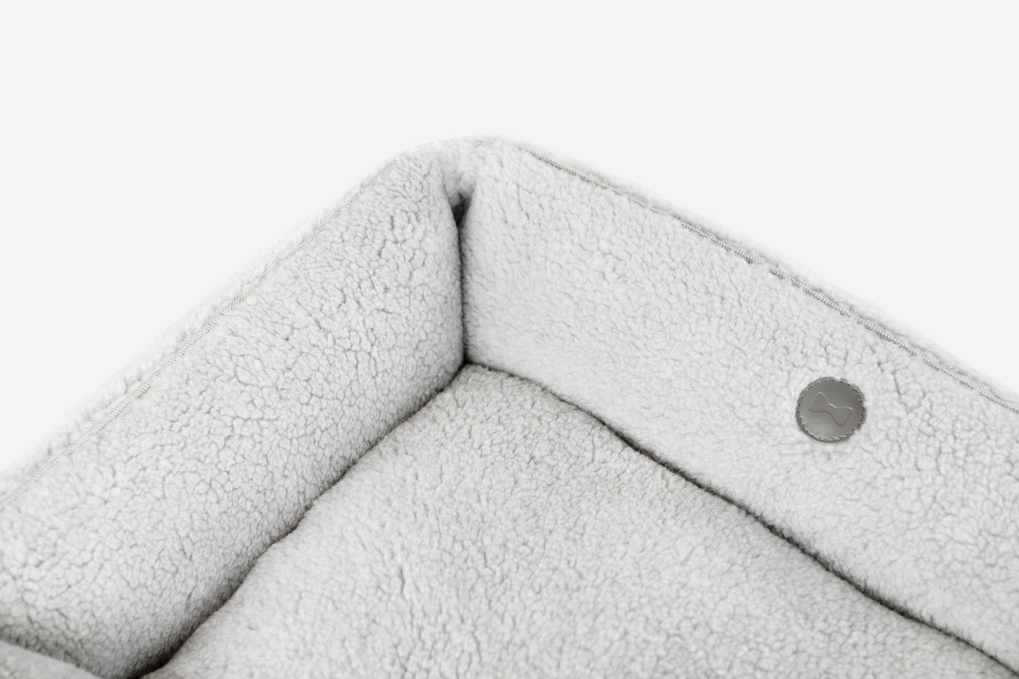 Chester & Lee | Furry Sleeper Dog Bed Gray