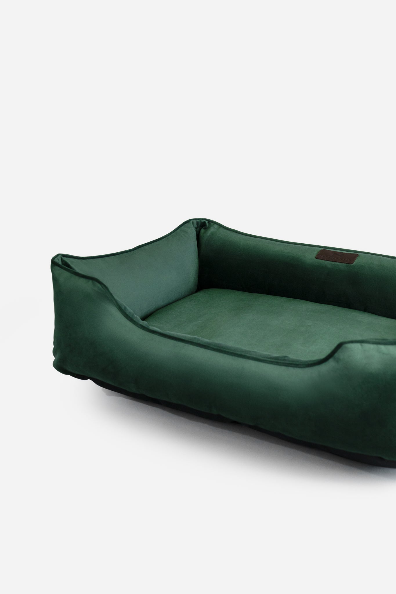 Chester & Lee | Classic Velvet Sleeper Dog Bed Green