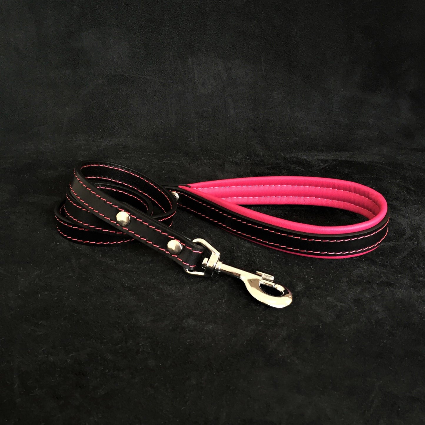 Black leather leash