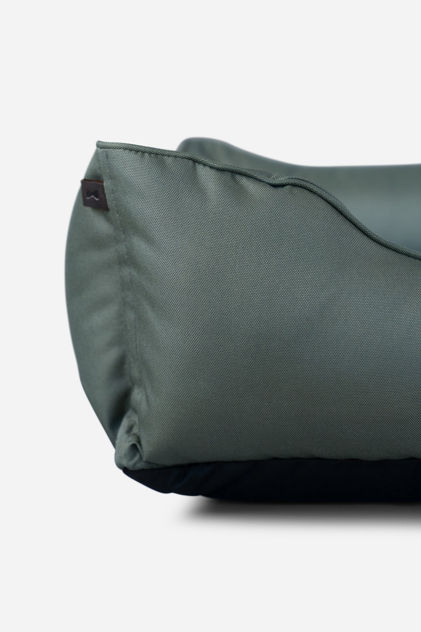Chester & Lee | Waterproof Sleeper Dog Bed Green