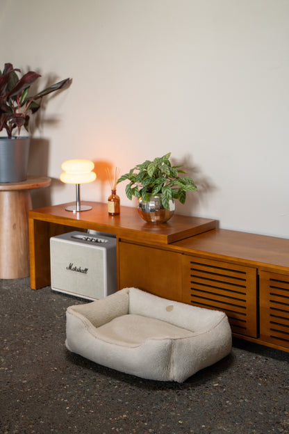 Chester & Lee | Furry Sleeper Dog Bed Beige