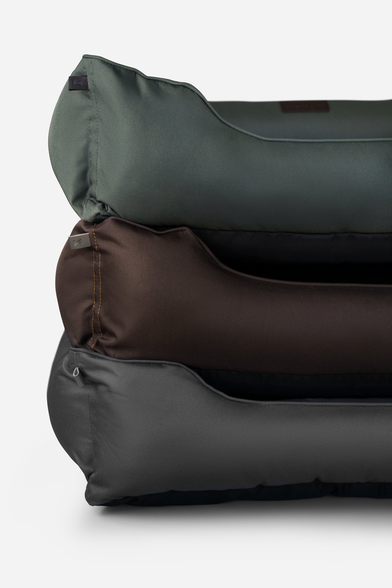 Chester & Lee | Waterproof Sleeper Dog Bed Gray