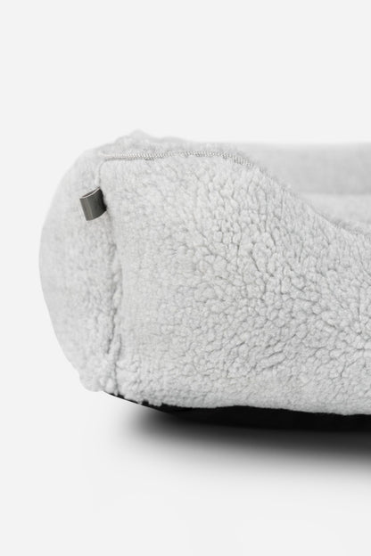 Chester & Lee | Furry Sleeper Dog Bed Gray