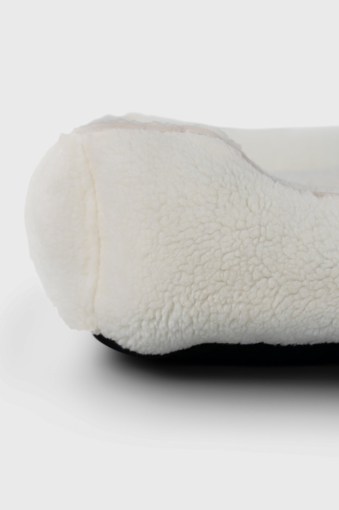 Chester & Lee | Furry Sleeper Dog Bed Beige