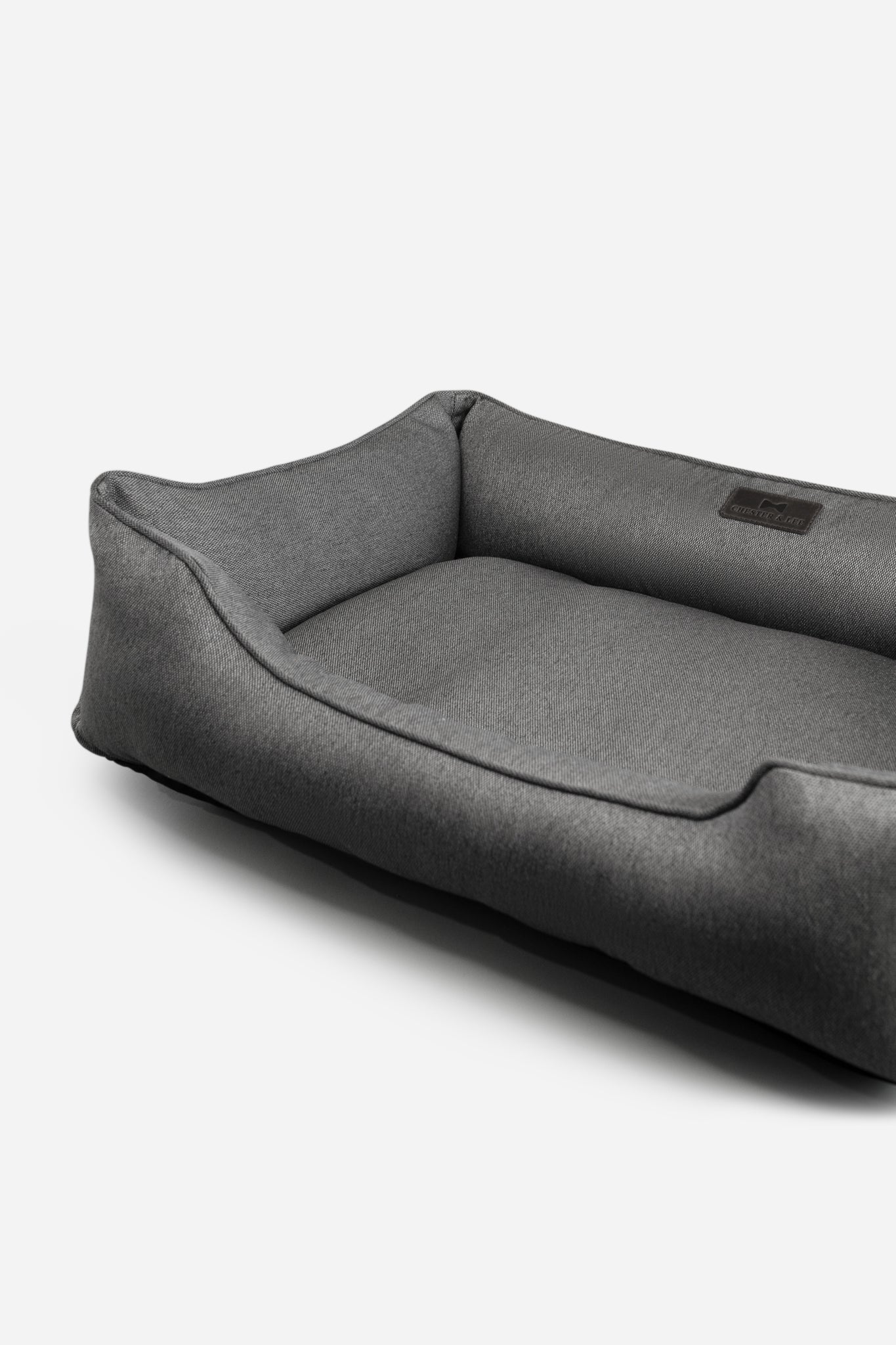 Chester & Lee | Cotton Sleeper Dog Bed Gray
