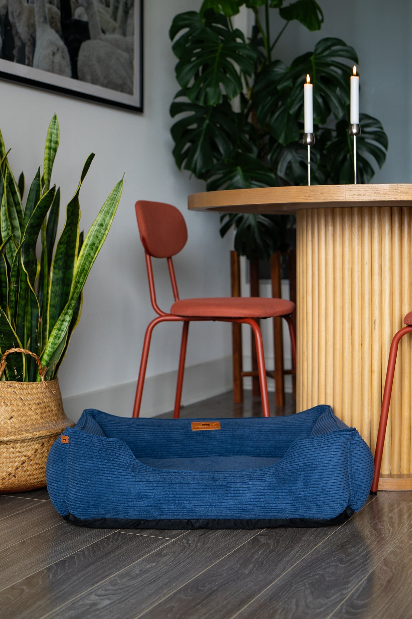 Chester & Lee | Fancy Corduroy Sleeper Dog Bed