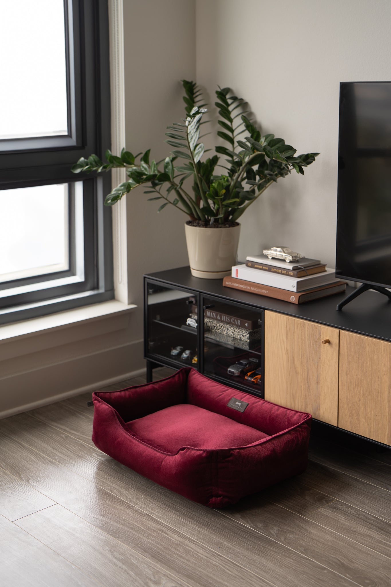 Chester & Lee | Vibrant Velvet Sleeper Dog Bed Wine