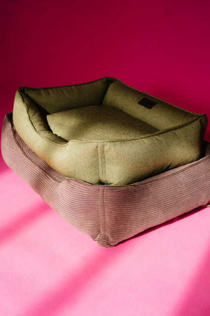 Chester & Lee | Cotton Sleeper Dog Bed Olive